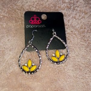 Paparazzi Lotus Laguna Earrings